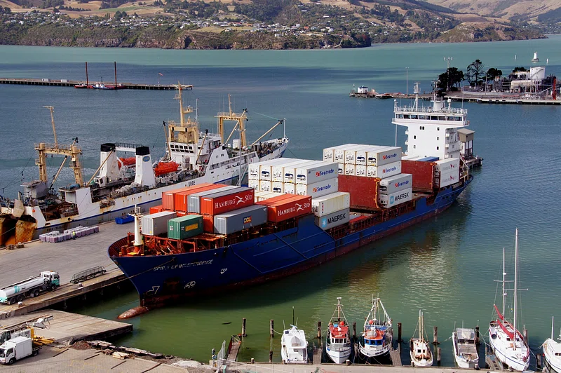 What Is a Freight Forwarder? Complete Shipping Guide